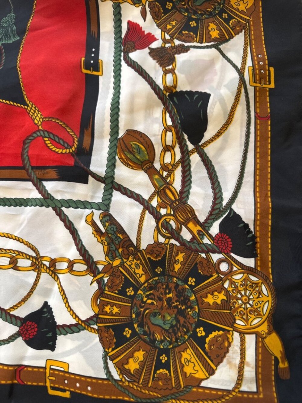 Hermès Paris 100% Silk Scarf With Chain & Tassel Design In Red Black & Gold Tone - Picture 6 of 6